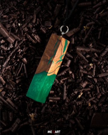 Elegant Wooden Epoxy Green Necklace