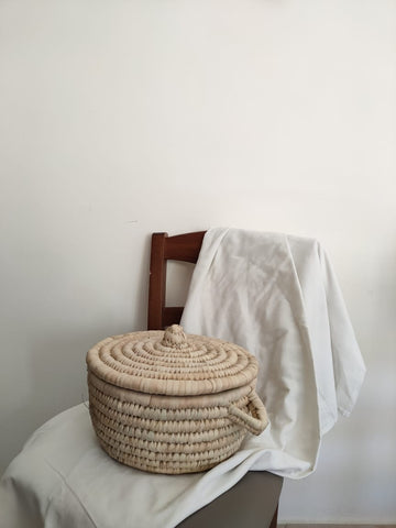 Straw Woven Basket With Lid