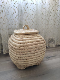 Straw Woven Basket With Lid
